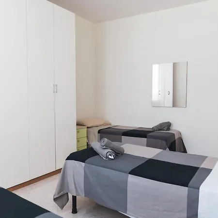 Apartman Cornigliano 3 *